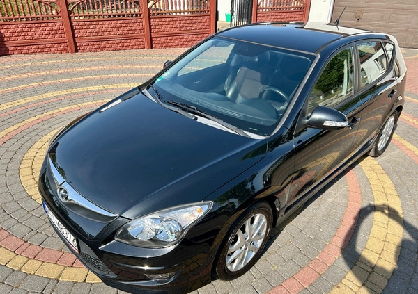 Hyundai I30 cena 20900 przebieg: 252000, rok produkcji 2011 z Siedlce małe 352